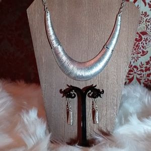 Necklace/Earrings Set